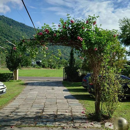 Shan Bian 52 Homestay Fengshan  Exteriör bild